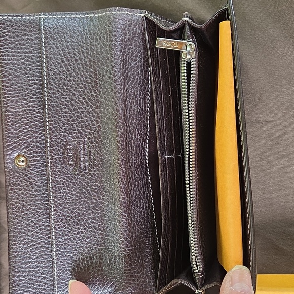 Tod’s brown leather Cross/body bag. Includes Dark Brown Tods Wallet - Picture 4 of 10
